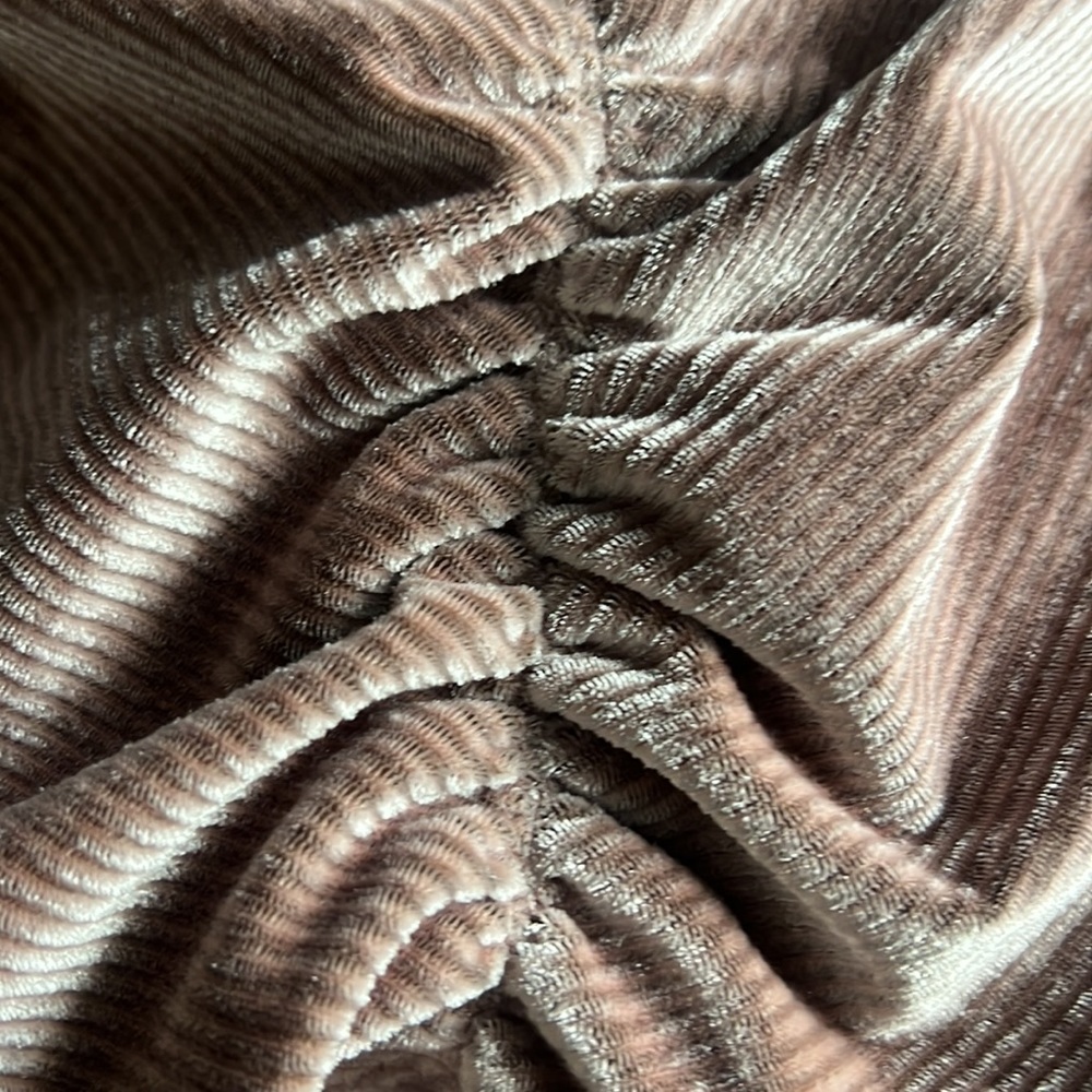 UO Ribbed Velvet Crop Top - Picture 7 of 7